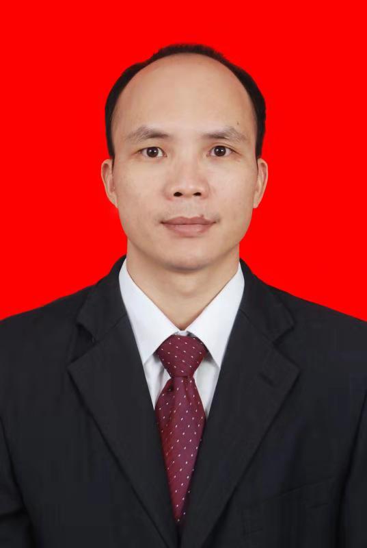 何荣龙
